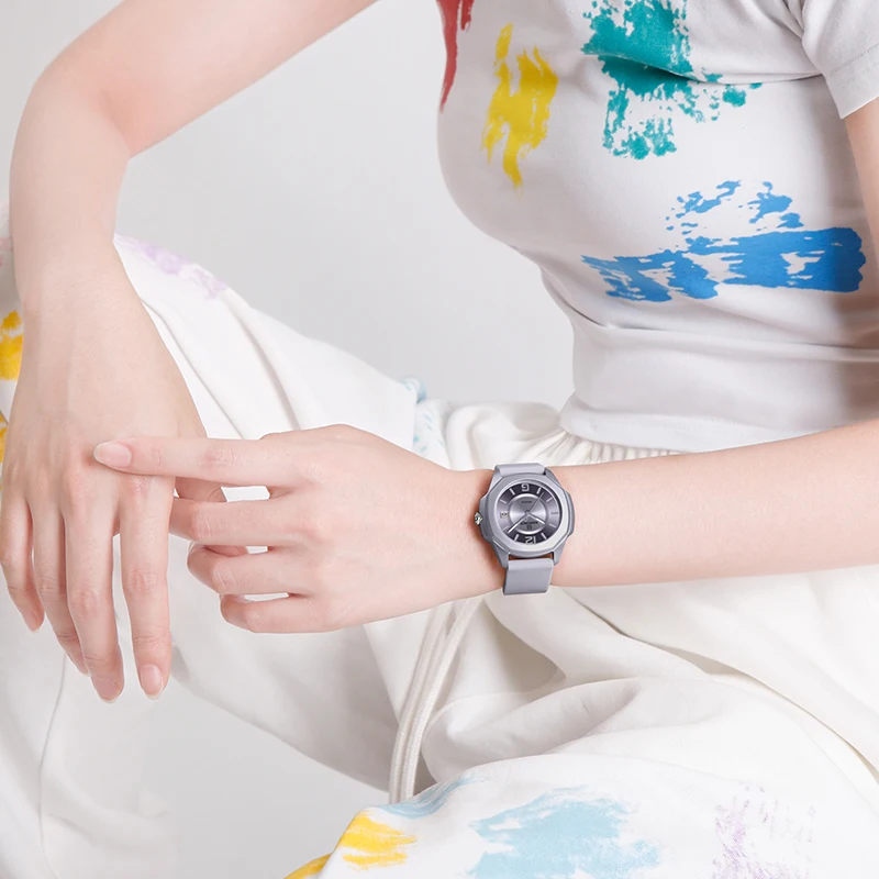 NAVIFORCE 7107 Watch for Women - Silicone Band Women 评论和价格